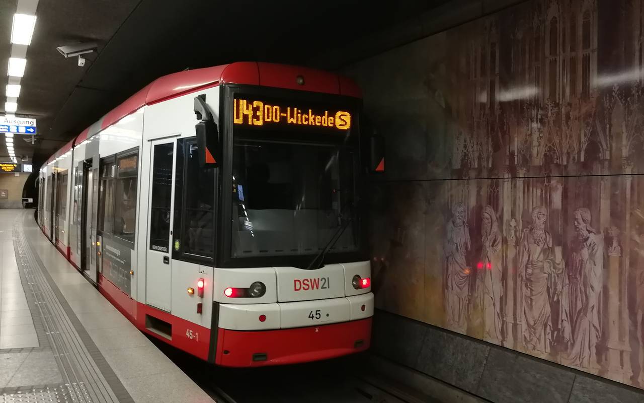 U-Bahn U43 nach Wickede in Dortmund.