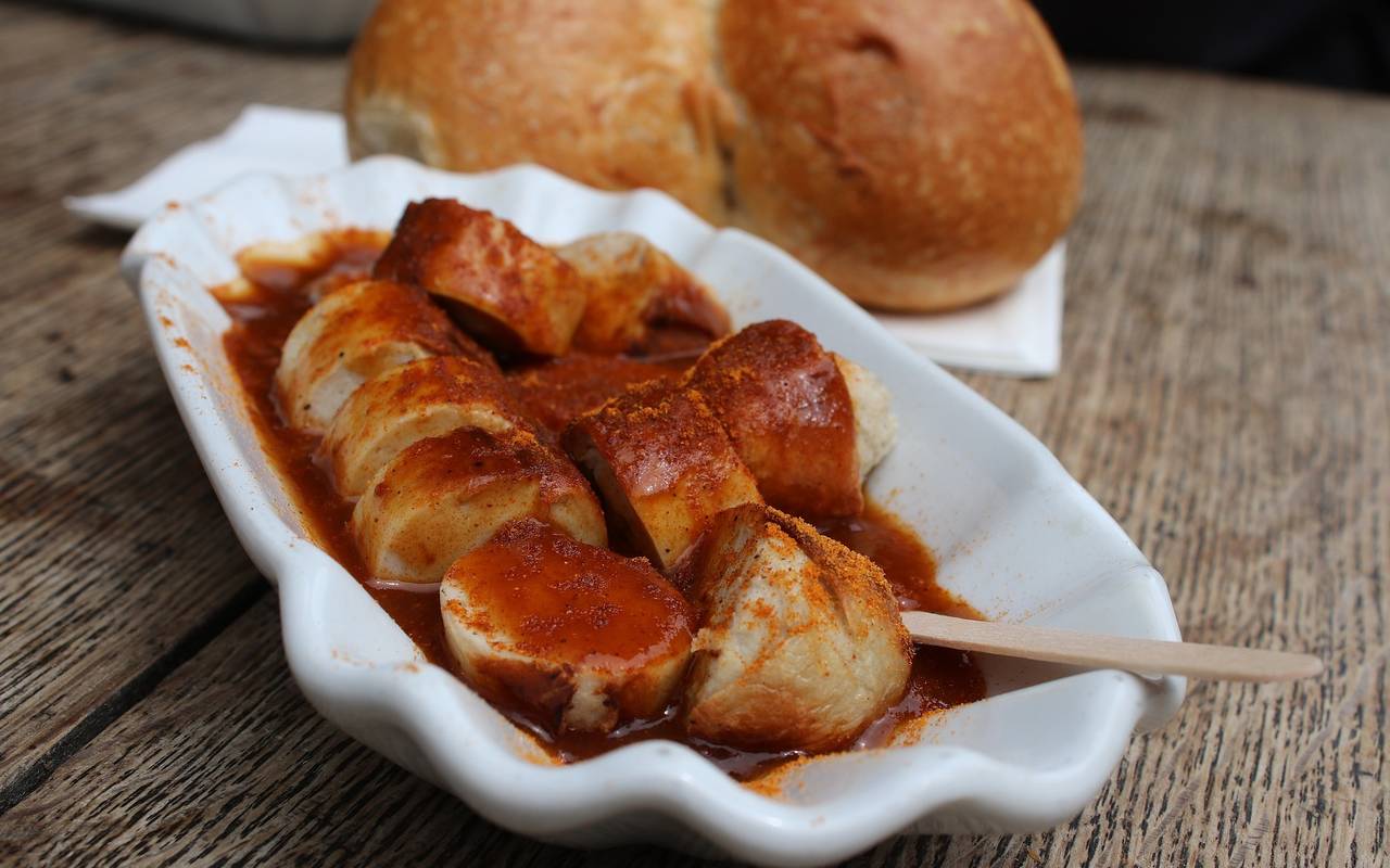 Currywurst (Symbolbild)
