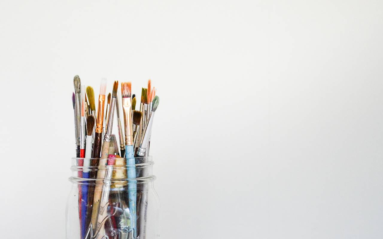 Pinsel zum Malen für Kunstwerke in einem Glas