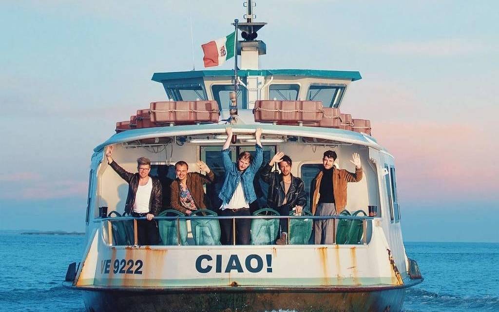 Albumcover "Ciao" von Wanda.