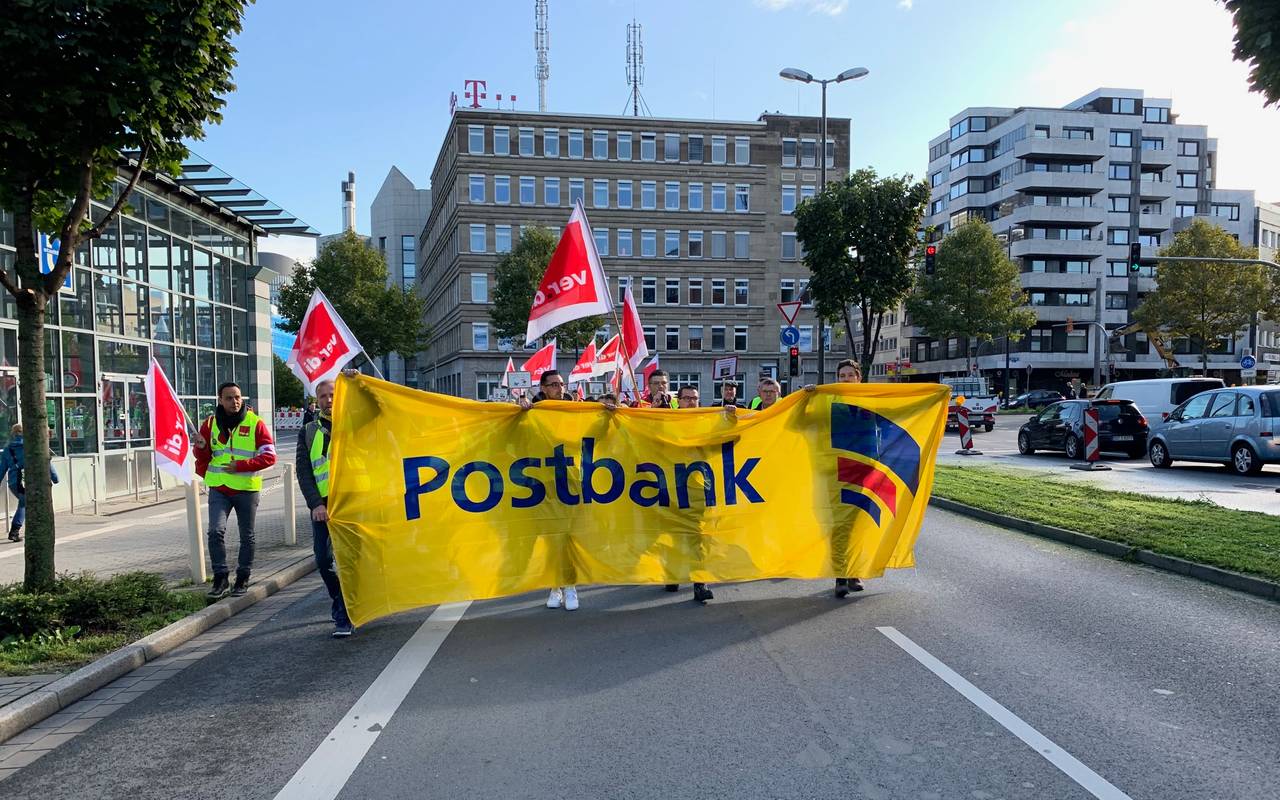 Postbank-Mitarbeiter streiken am 2. Oktober 2019