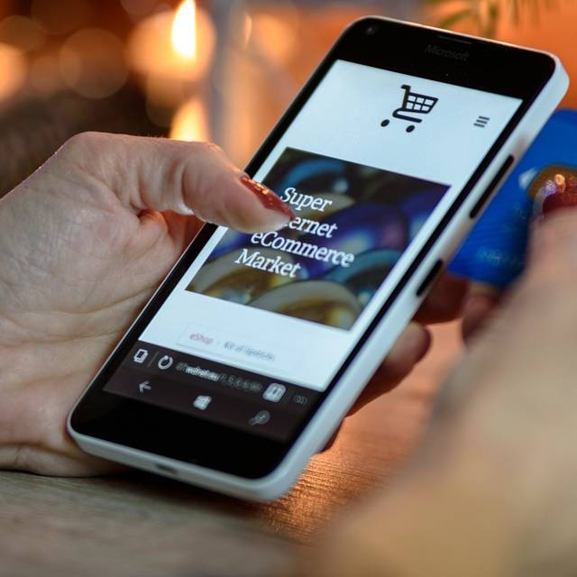Online-Shopping am Smartphone