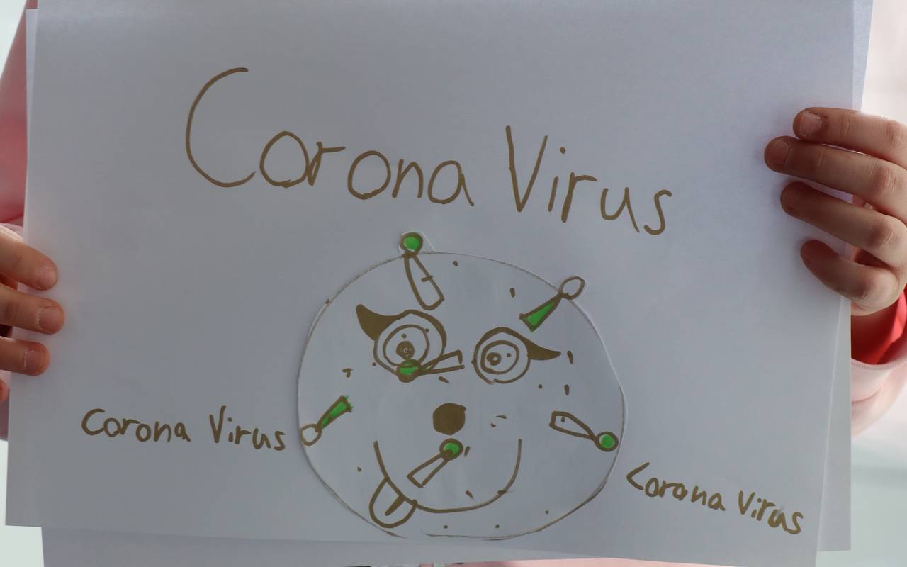 Ella mit ihrem Coronavirus Bild