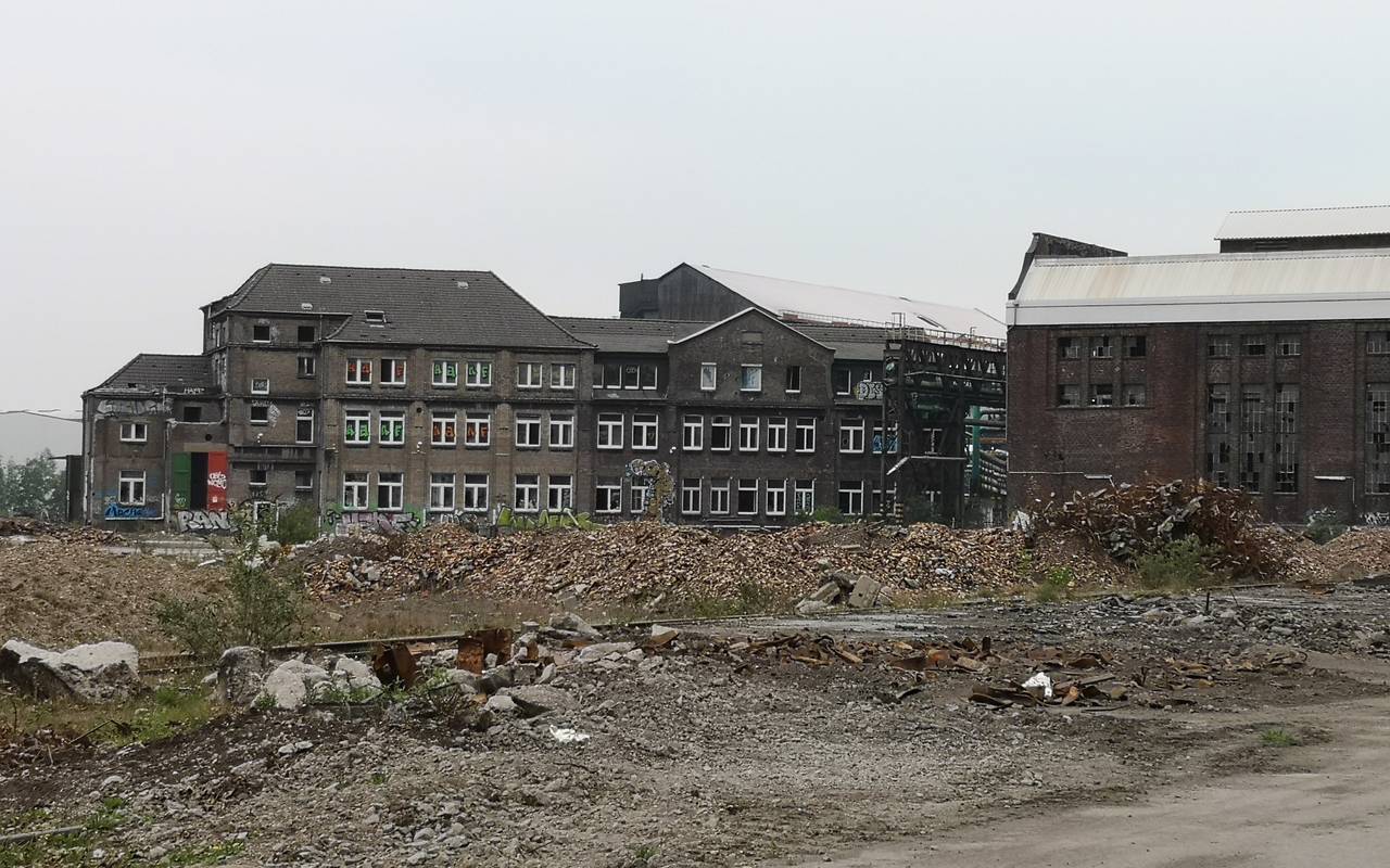 Abbrucharbeiten auf dem ehemaligen Hoesch Spundwand-Gelände.