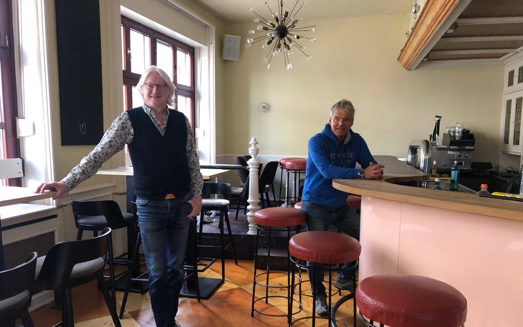 Georg Delfman und Fred Arpe im leeren Cabaret Queue in Hörde-