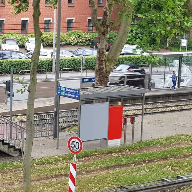 Stadtbahnhaltestellen auf der B1 sollen barrierefrei erreichbar sein.