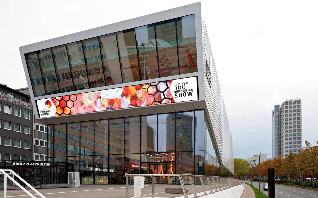 Außenansicht Deutsches Fußballmuseum in Dortmund.