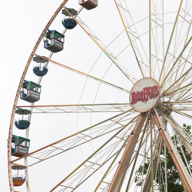 Riesenrad auf dem FunDOmio Freizeitpark.