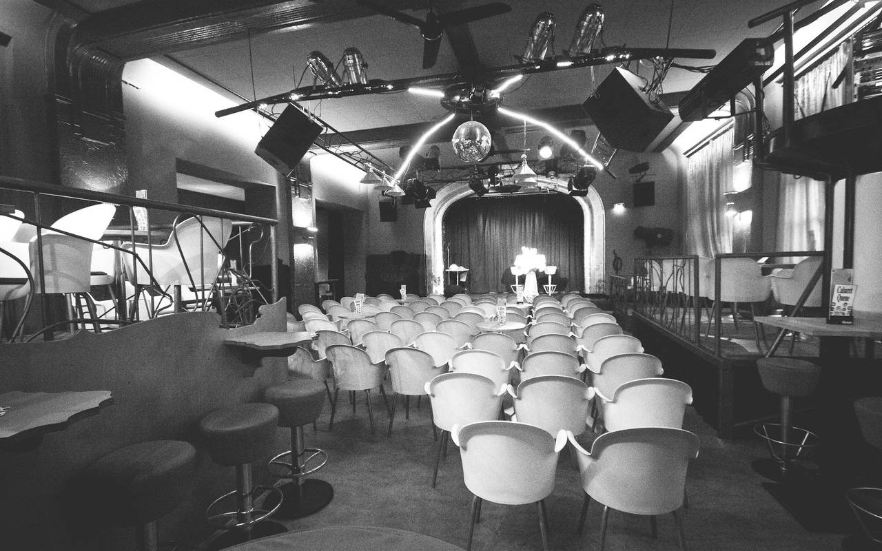 Cabaret Queue in Dortmund.