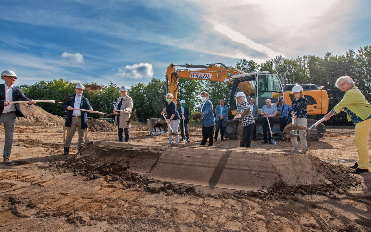 Oberbürgermeister Ullrich Sierau gibt Startschuss für Neubau einer Dreifach-Halle in der Gartenstadt