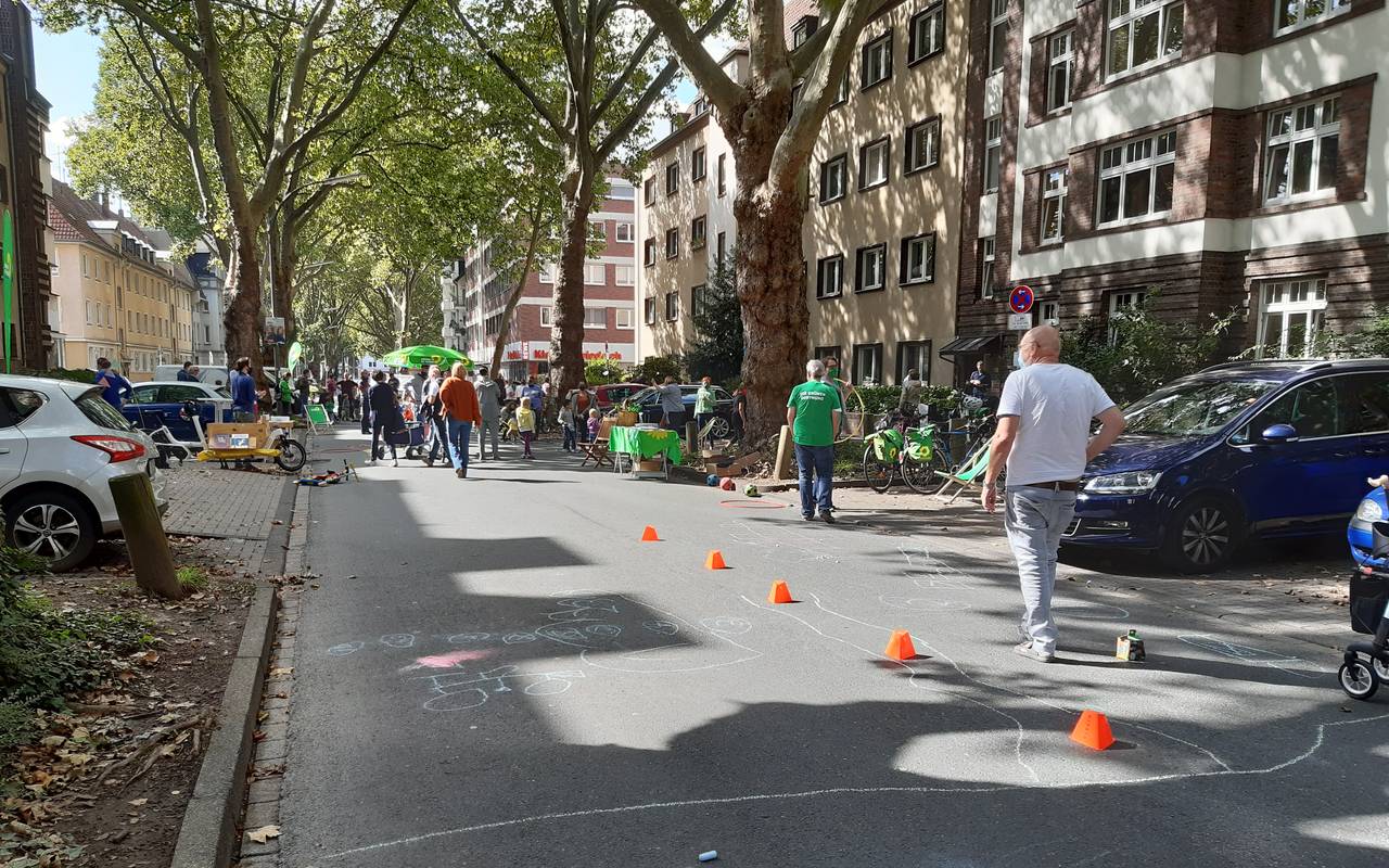 Pop-Up-Spielstraße auf der Landgrafenstraße in Dortmund.