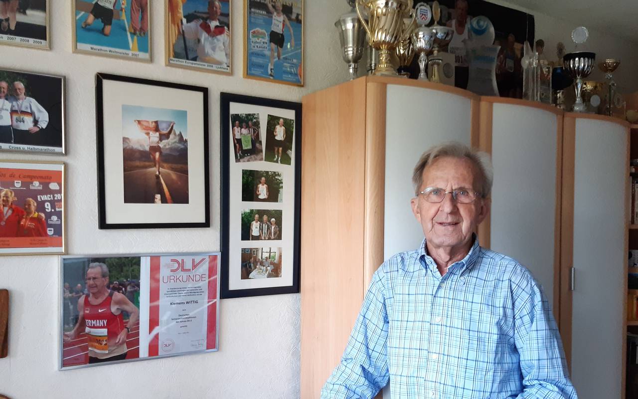 Ziemlich genau vor 30 Jahren ist der Dortmunder Sportler Klemens Wittig einen seiner wichtigsten Marathons gelaufen - unterm Brandenburger Tor entlang.