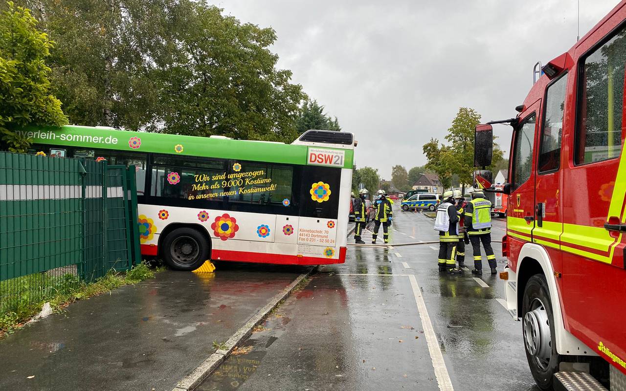 Verkehrsunfall mit Linienbus auf der Schafstallstraße.