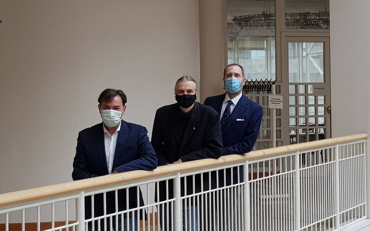 Michael Badura Tierschutzpartei, neu im Rat; Utz Kowalewski, Die Linke und Fraktionsvorsitzender der neuen Fraktion Die Linke Plus; Christian Gebel für die Piraten im Rat: Linke Piraten und Tierschutzpartei bilden eine Fraktion im Dortmunder Rat.