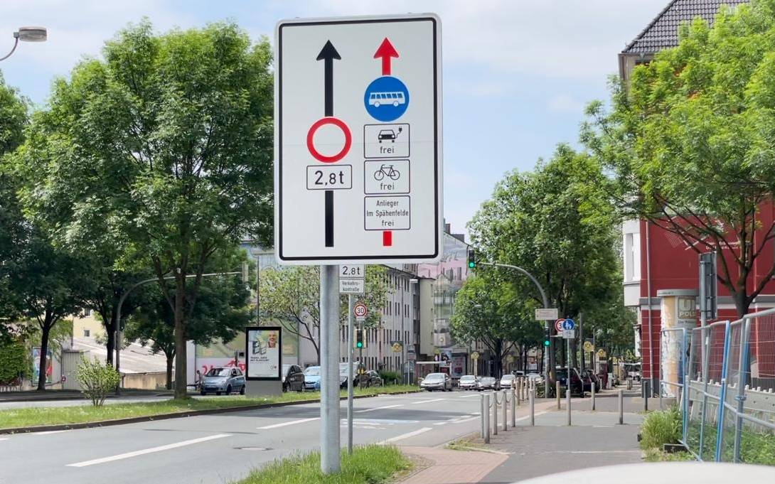 Umweltspur auf der Brackeler Straße in Dortmund.