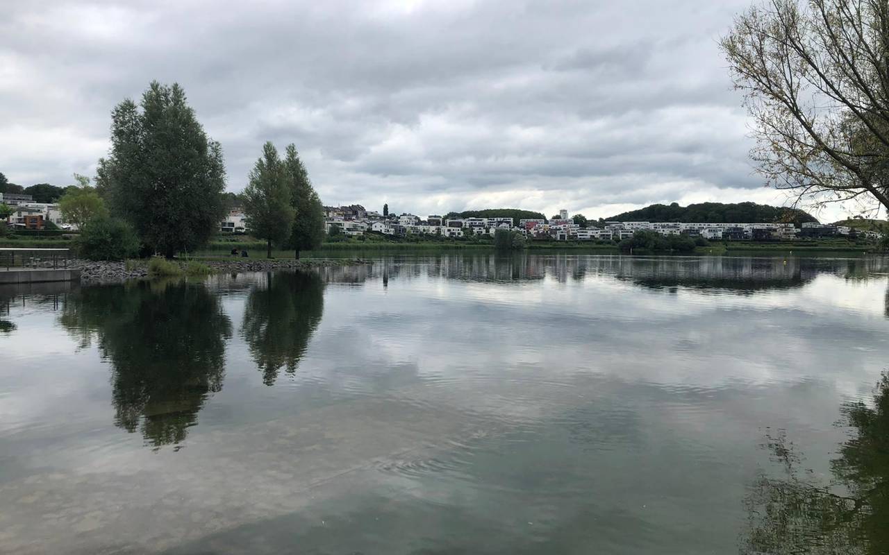 Dortmunder Phoenix See in Hörde nach Unwetter überschwemmt.