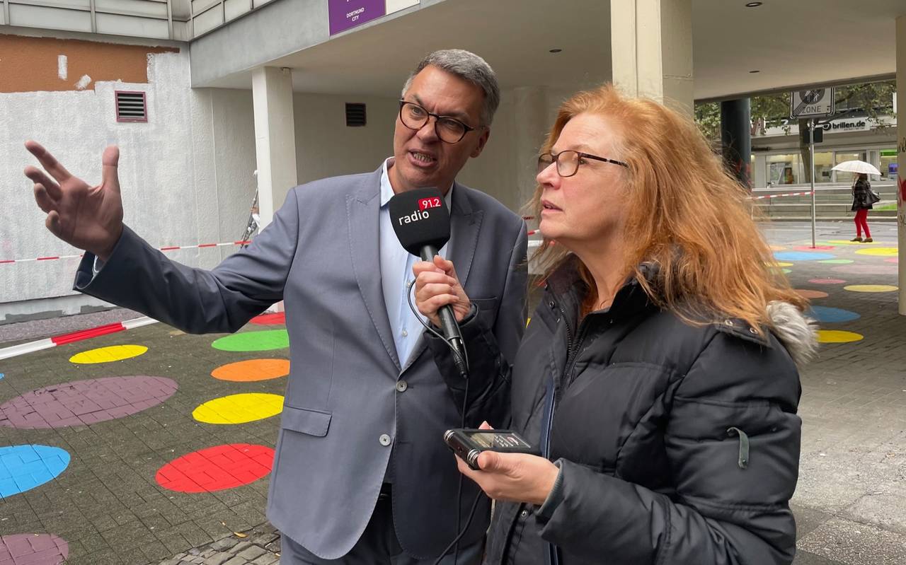 Radio 91.2-Reporterin Karin Jurke mit Dortmunds Oberbürgermeister Thomas Westphal.