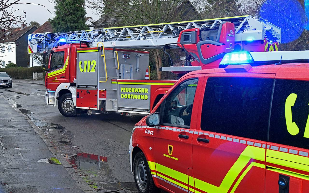Feuerwehr Dortmund: Drehleiter im Einsatz