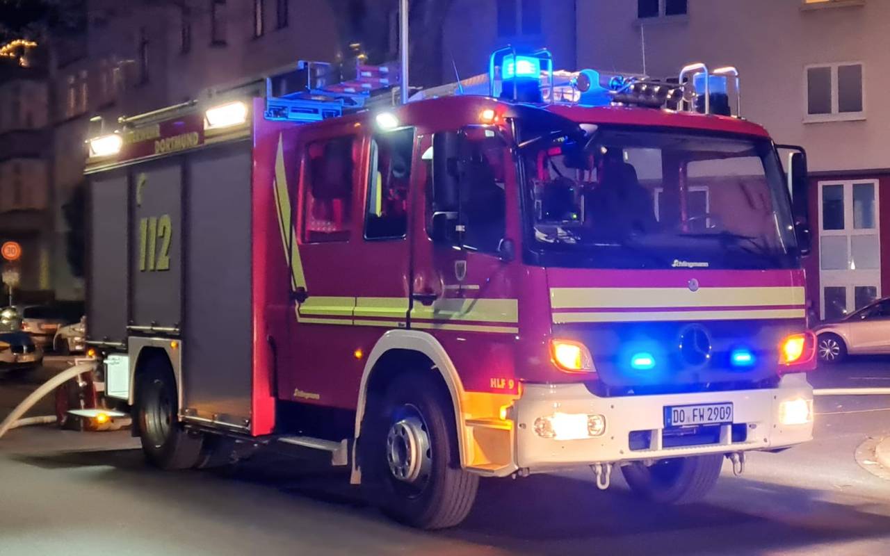 Feuerwehr Dortmund: Feuerwehrauto im Einsatz