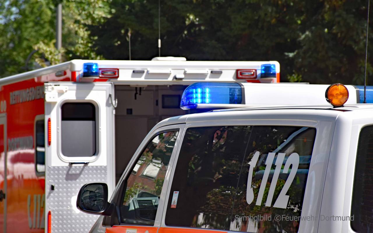 Feuerwehr Dortmund: Rettungswagen und Feuerwehr