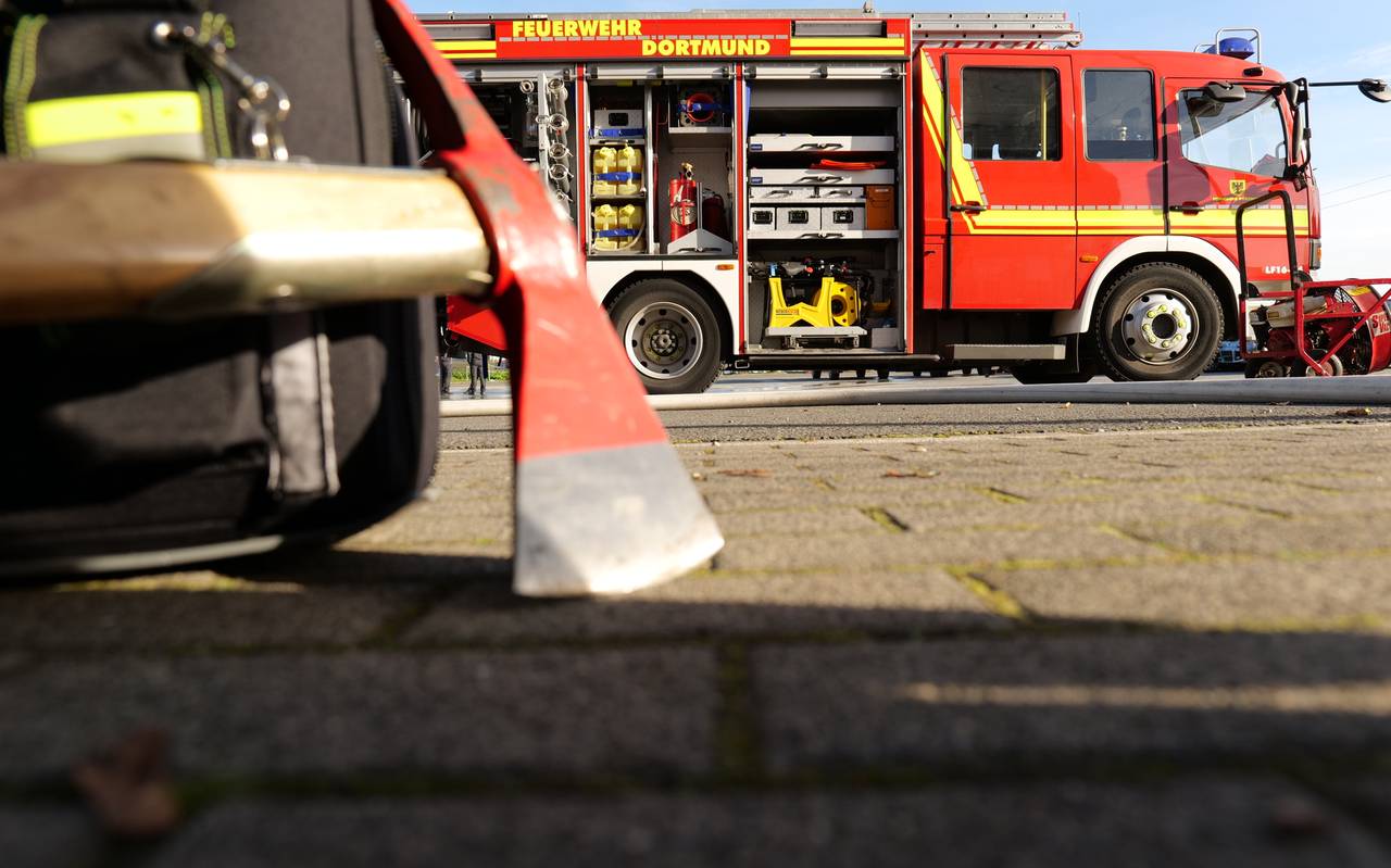 Symbolbild Feuerwehr Dortmund, auf ein Löschfahrzeug zu sehen ist.