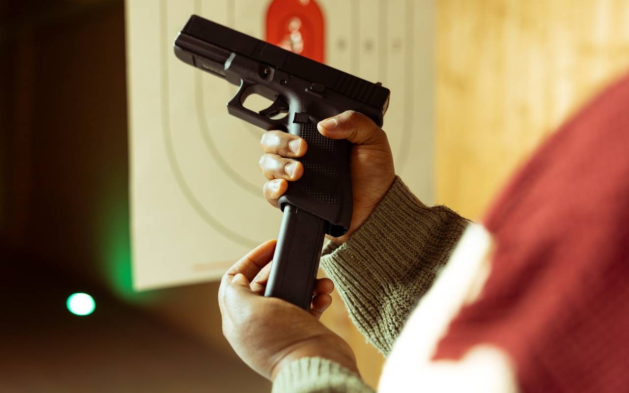 Symbol: Schusswaffe wird geladen