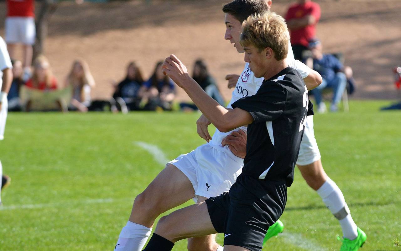 Zweikampf beim Fußball