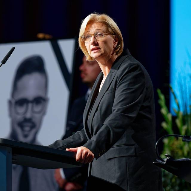 Gedenkfeier für getöteten Polizisten