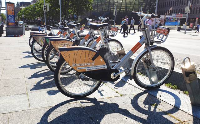 Leihräder von "Next-Bike" am Dortmunder Hauptbahnhof