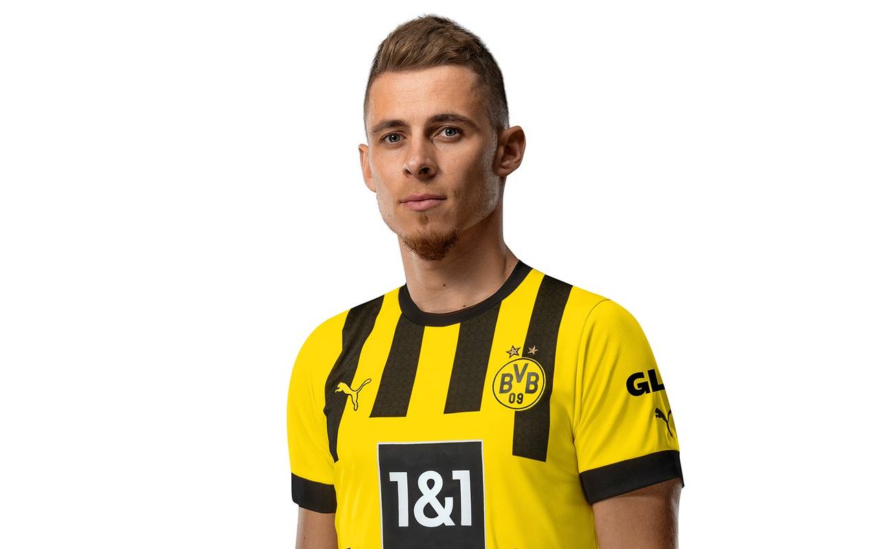 BVB-Spieler THorgan Hazard 2022/2023 