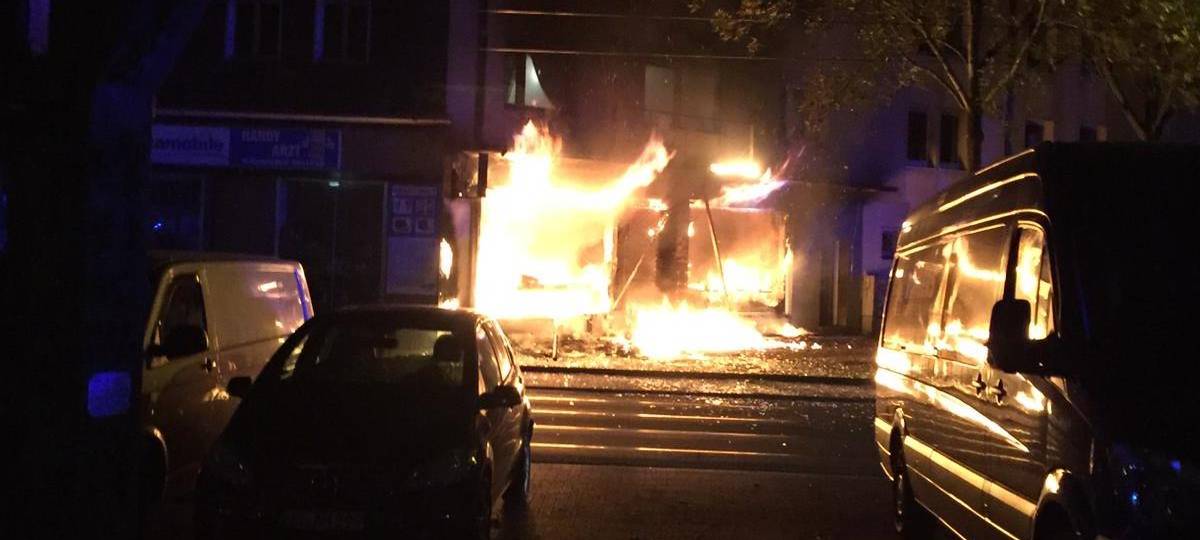 Brandstiftung: Polizei sucht Zeugen