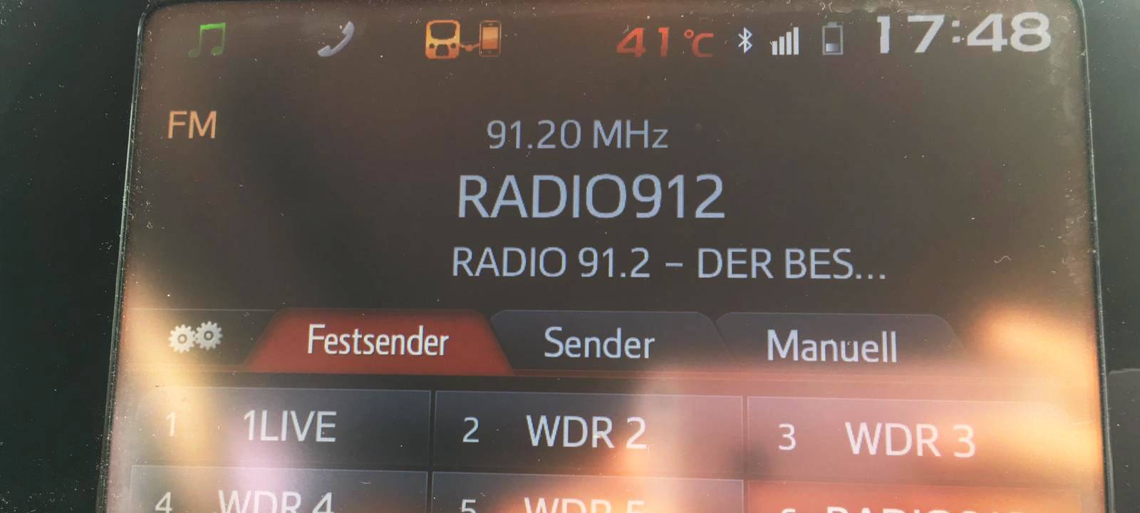 Kind aus verschlossenem Auto befreit