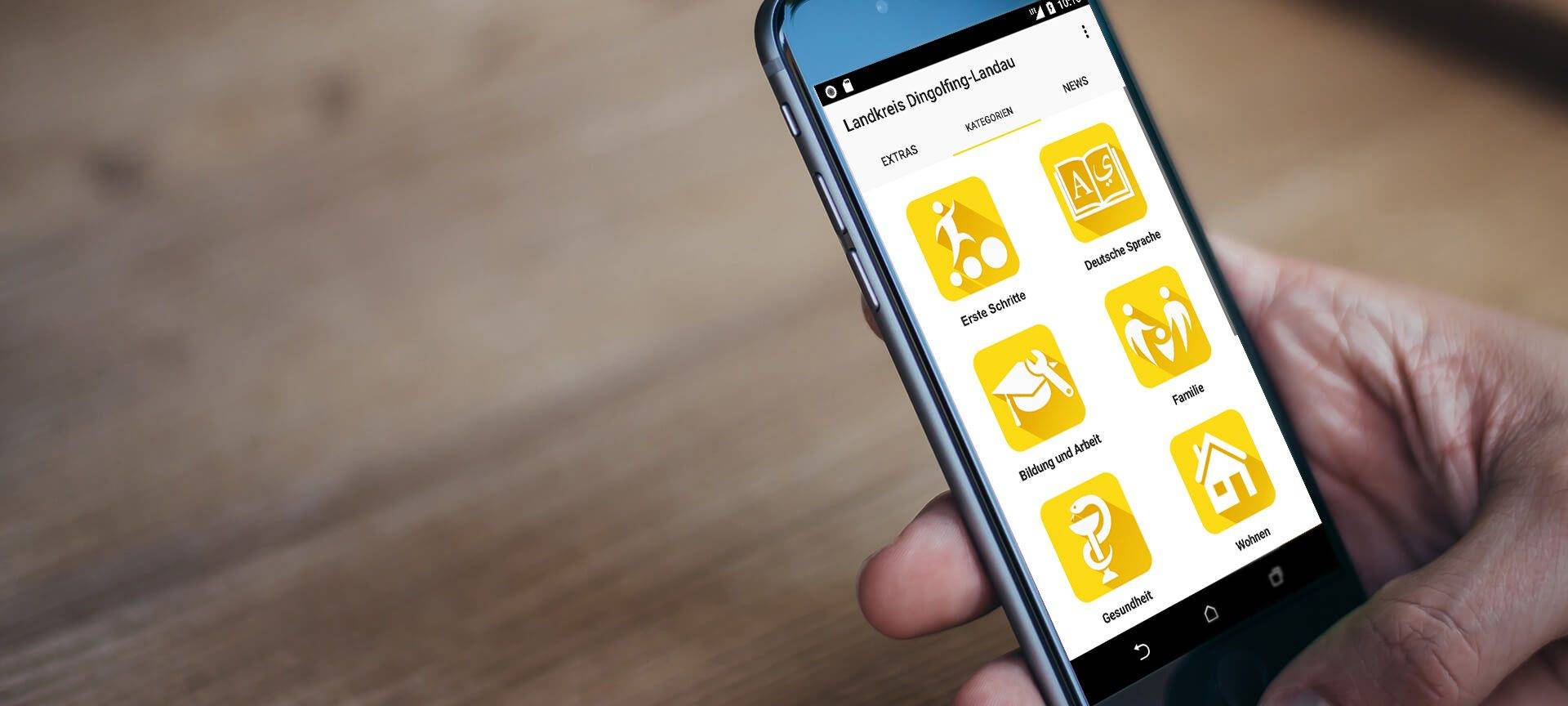 Smartphone mit der Integreat App im Raum Dingolfing-Landau