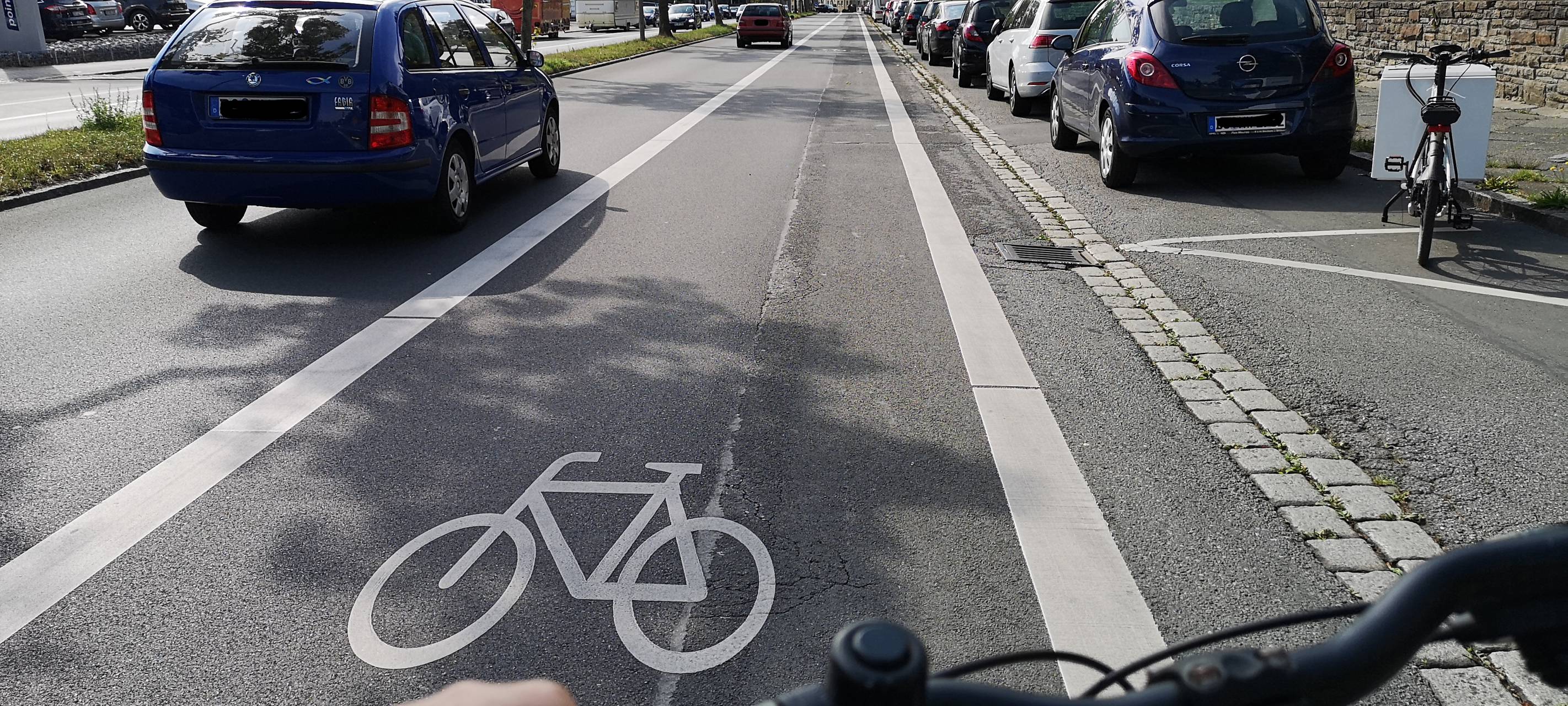 Markus Bauer fährt mit dem Fahrradbeauftragten durch Dortmund.
