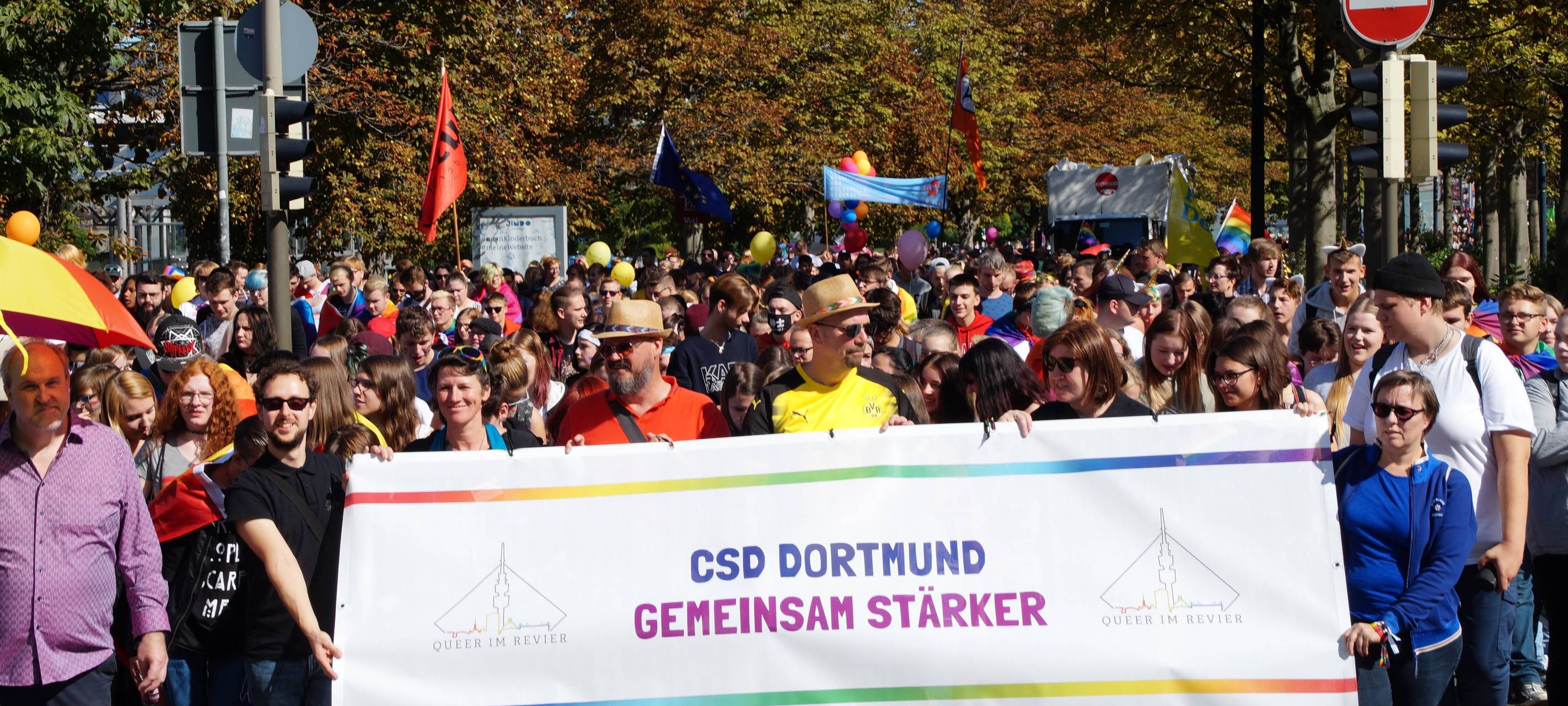 Bunter CSD in der City mit 10.000 Teilnehmer
