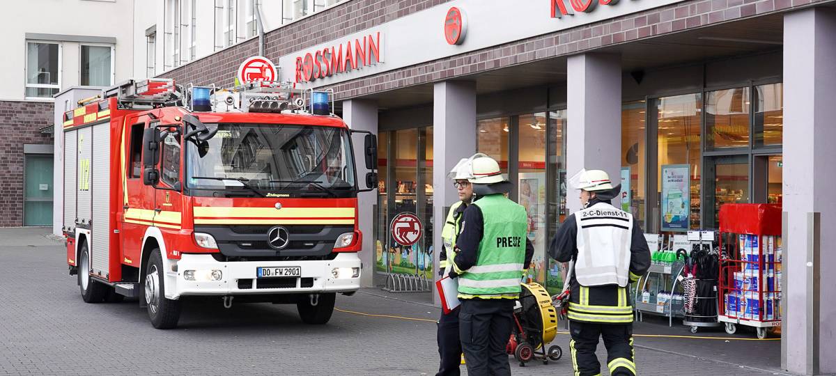 Müllcontainer geht in Flammen auf