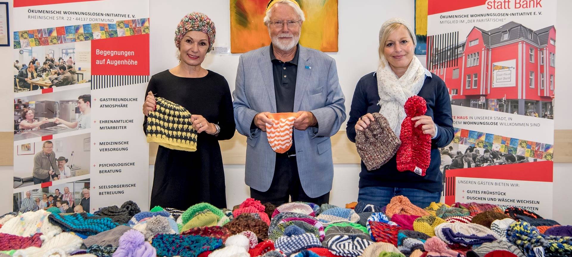 3.500 Mützen für Bedürftige gespendet