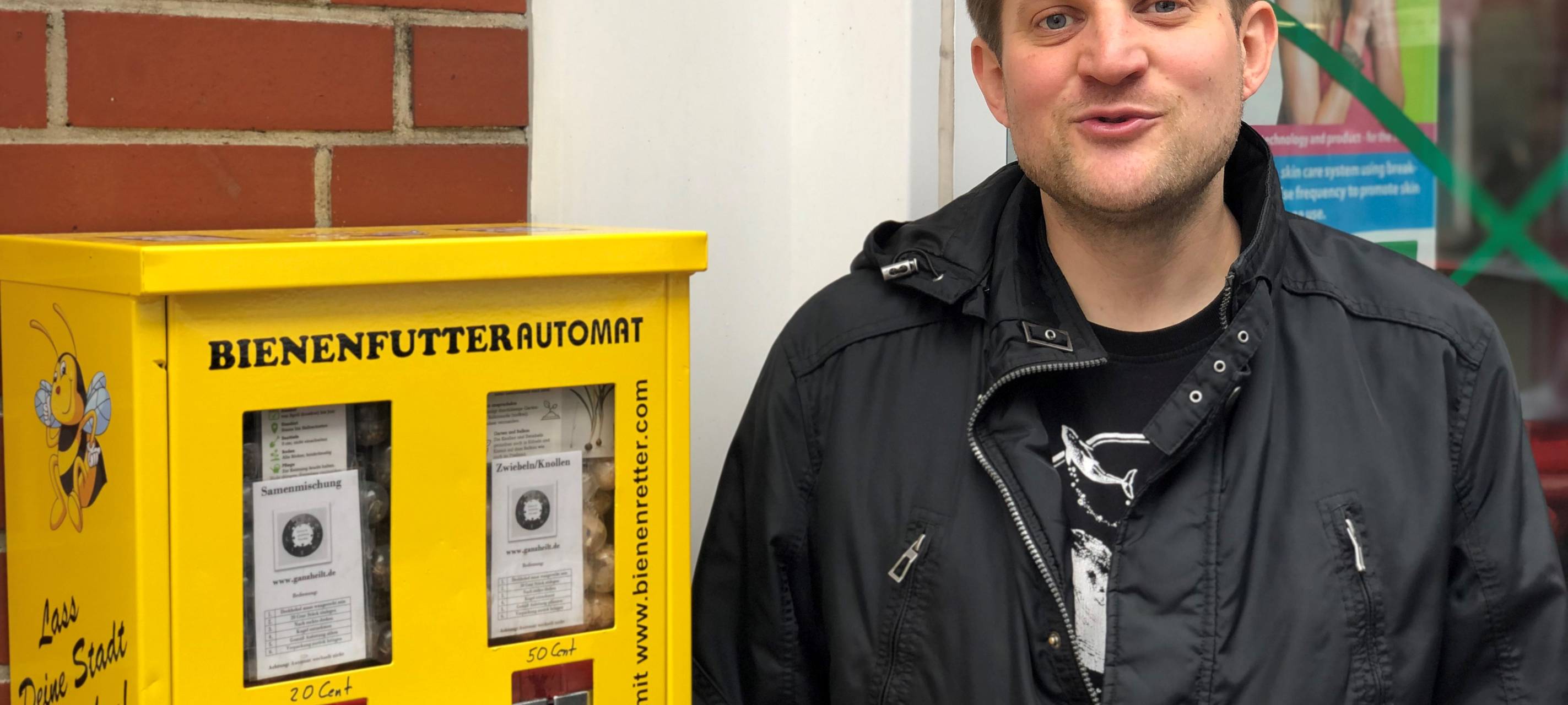 Erfinder des Witze- und Bienenfutterautomaten Sebastian Everding