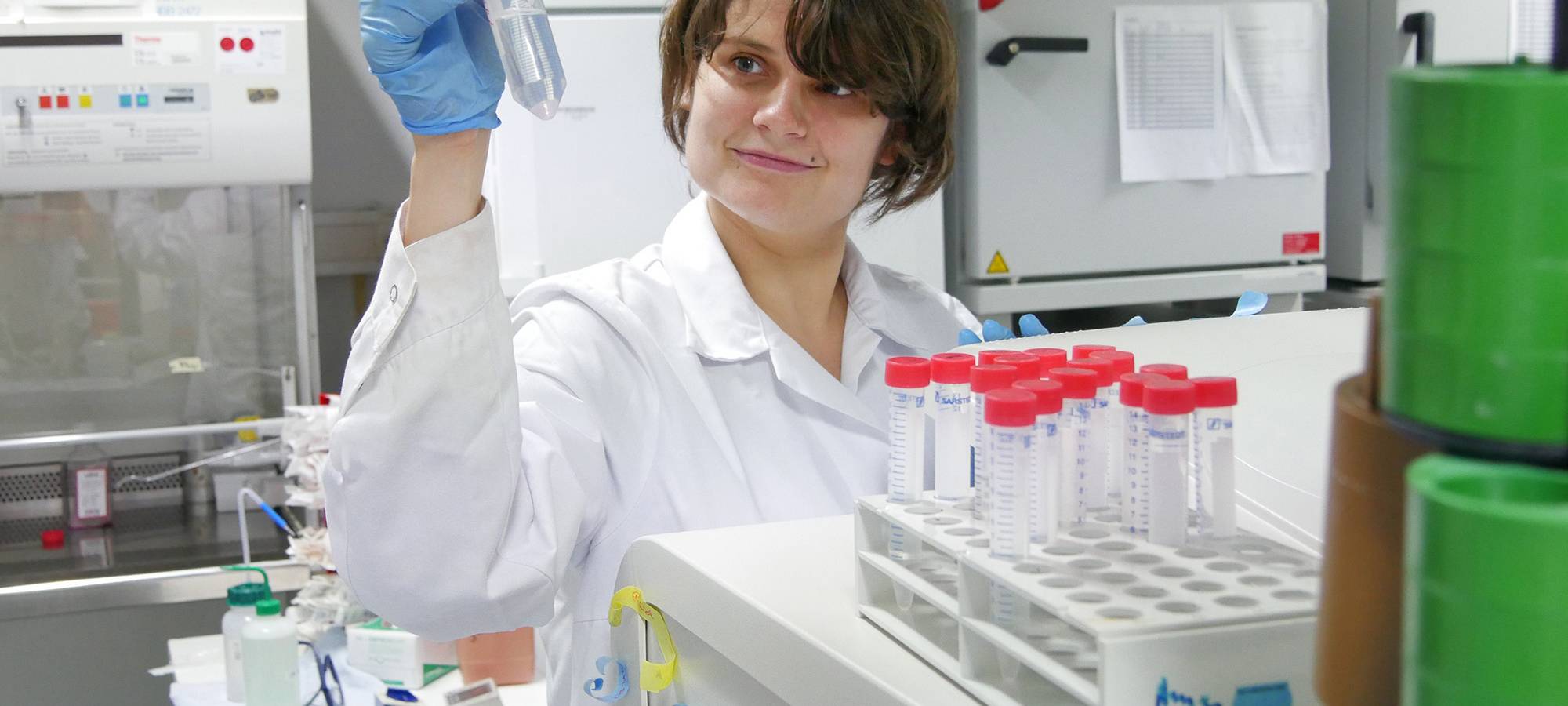 IfADo-Doktorandin Wiebke Albrecht im Labor.