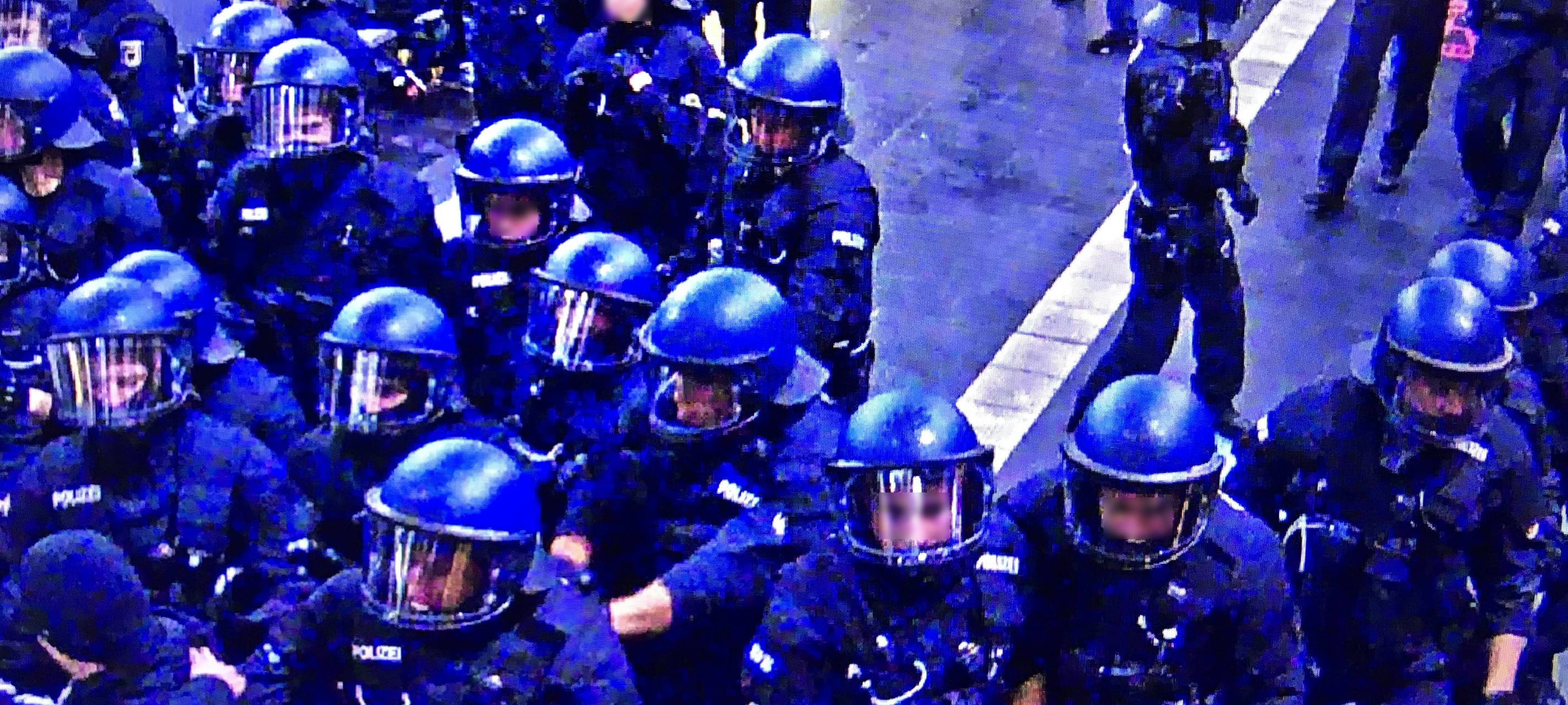 Szene aus dem Dortmunder Hauptbahnhof nach dem Revierderby