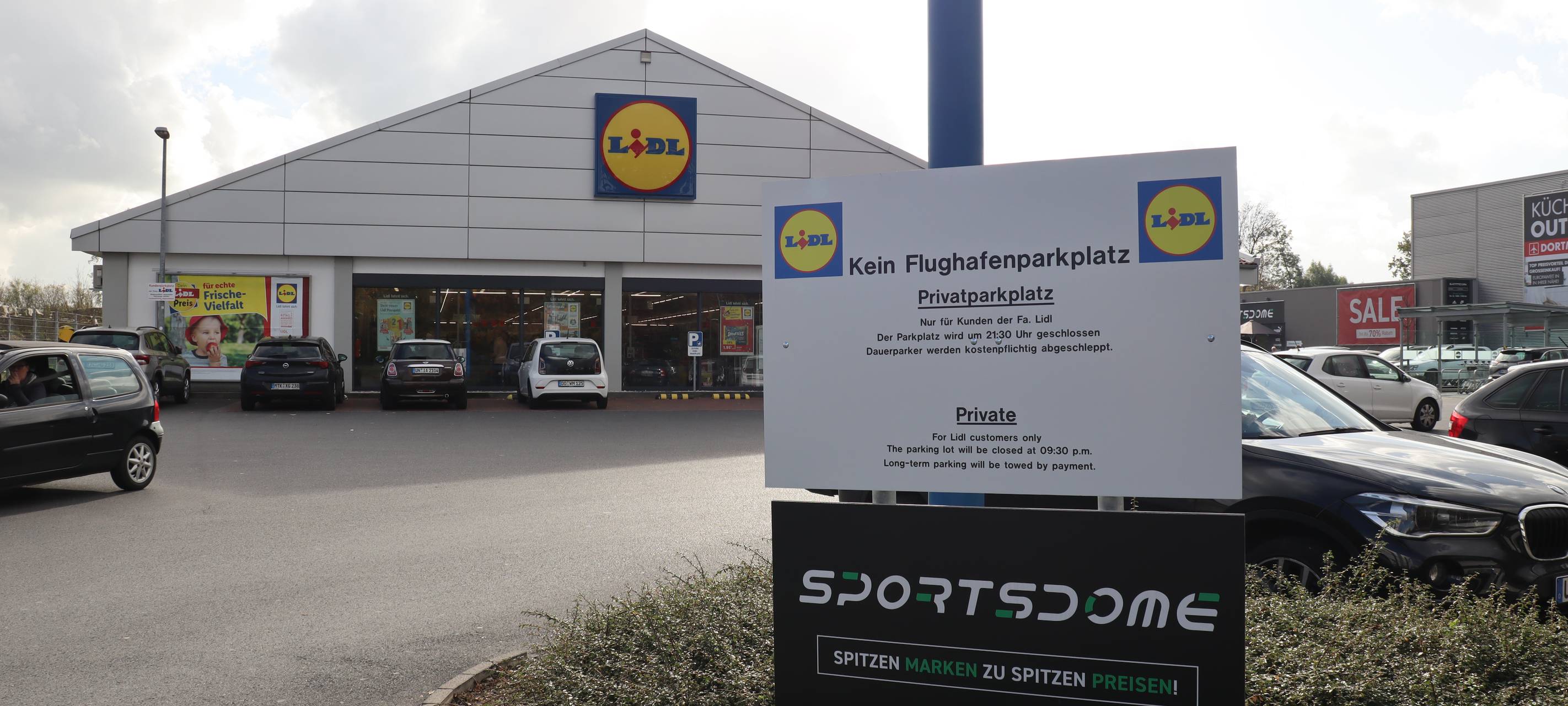 Hinweis für Flughafenparker bei LIDL