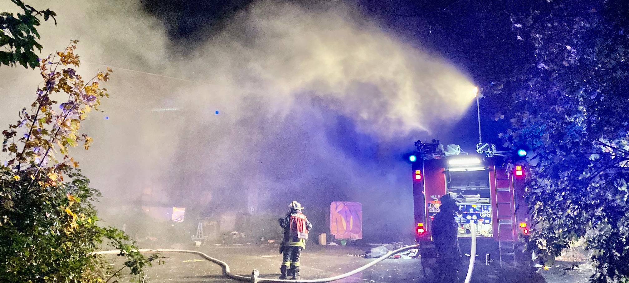 Unbekannte legten Feuer auf Hoesch Spundwand-Gelände