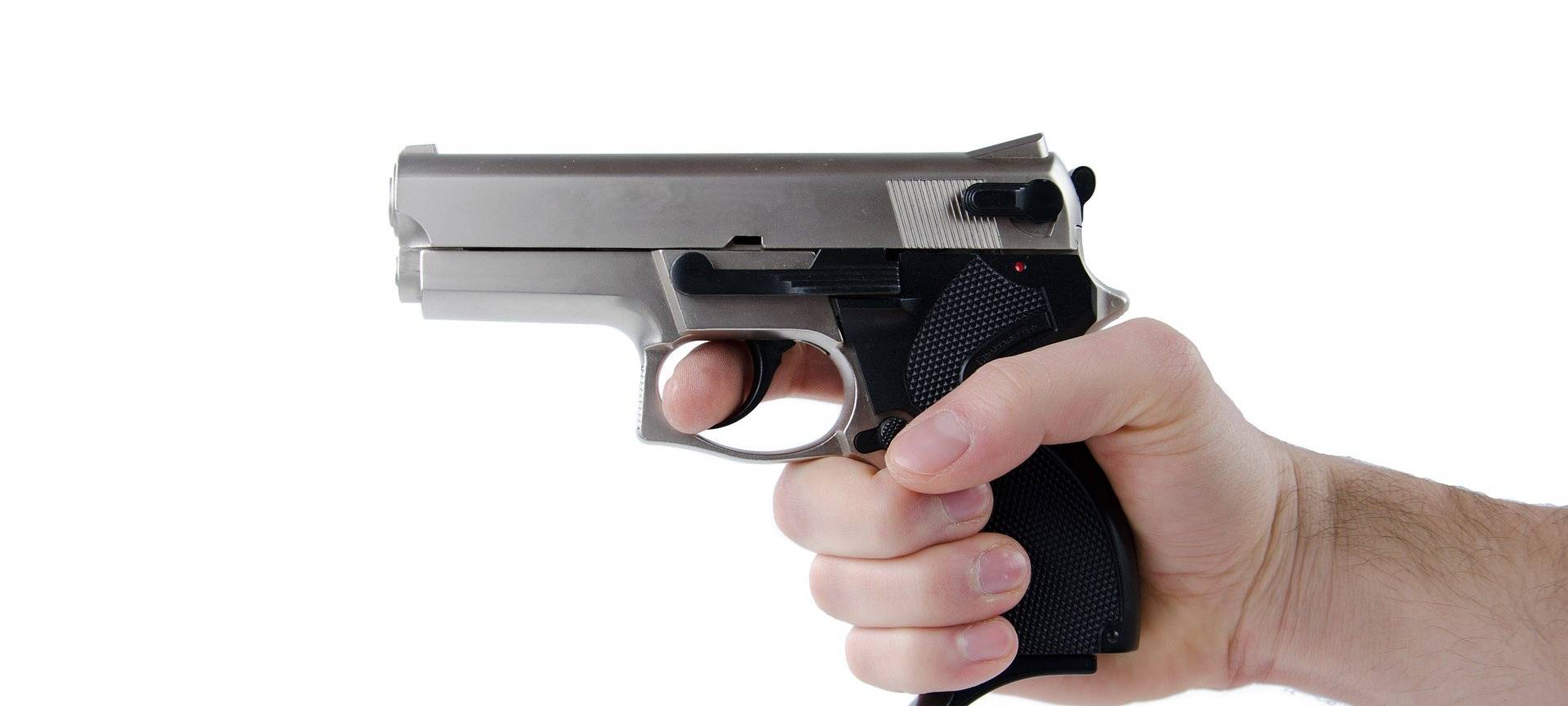 Fahndung nach Raub mit Waffe