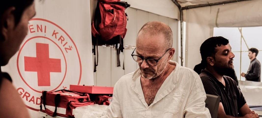 Nicht wegschauen, sondern helfen