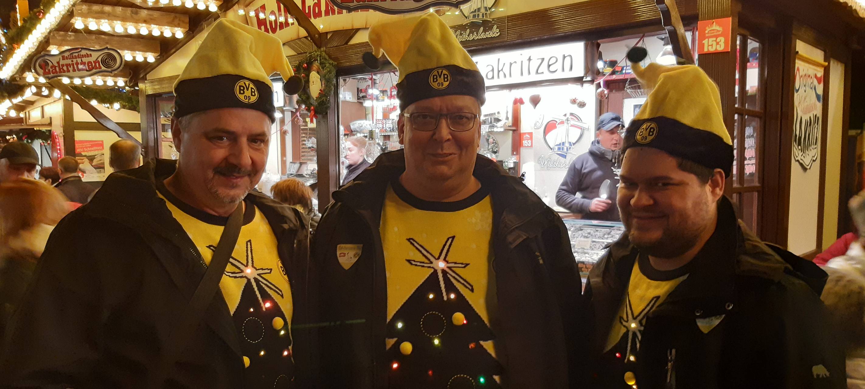 BVB Fans auf dem Dortmunder Weihnachtsmarkt