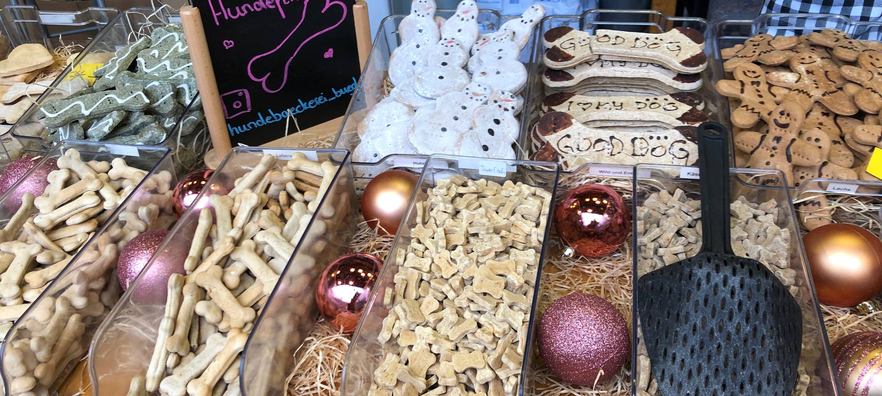 Leckereien für Hunde auf dem Weihnachtsmarkt