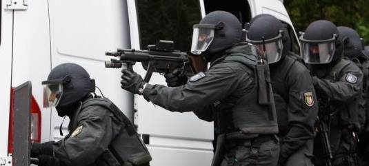 Razzia in Dortmund nach bundesweiten Bombendrohungen