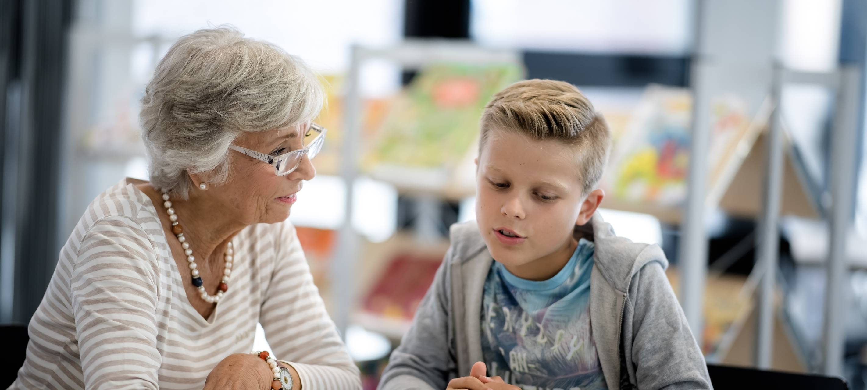190 Lesehelfer unterstützen Dortmunder Grundschüler