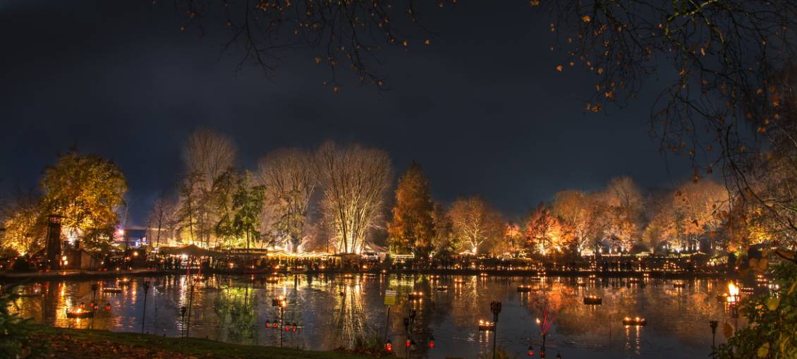 Aufbau für Lichter-Weihnachtsmarkt Fredenbaum startet