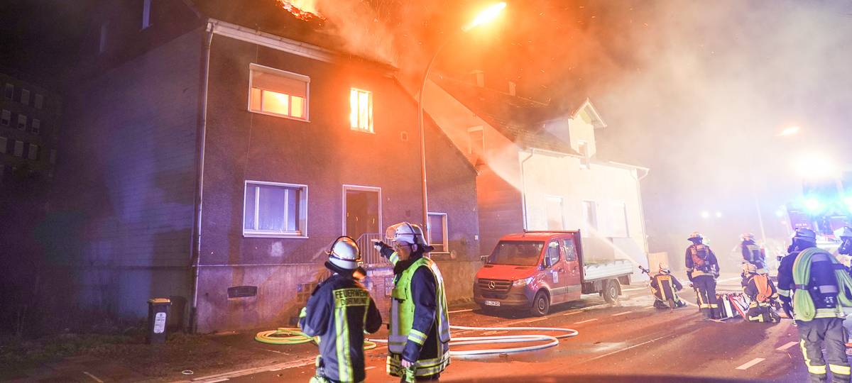 Dachstuhl brennt komplett ab